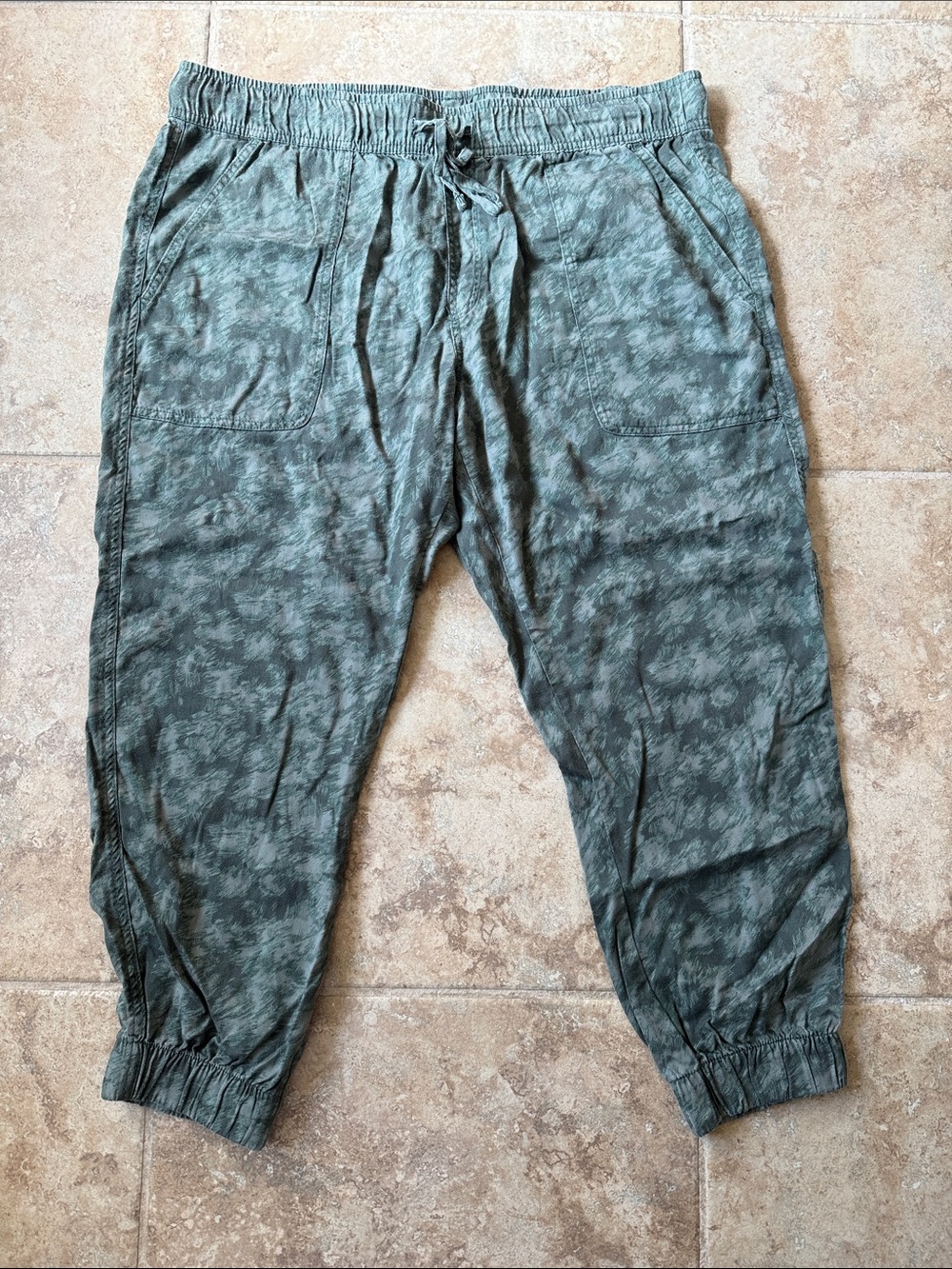 Orvis Olive Camo-Pattern Drawstring Joggers